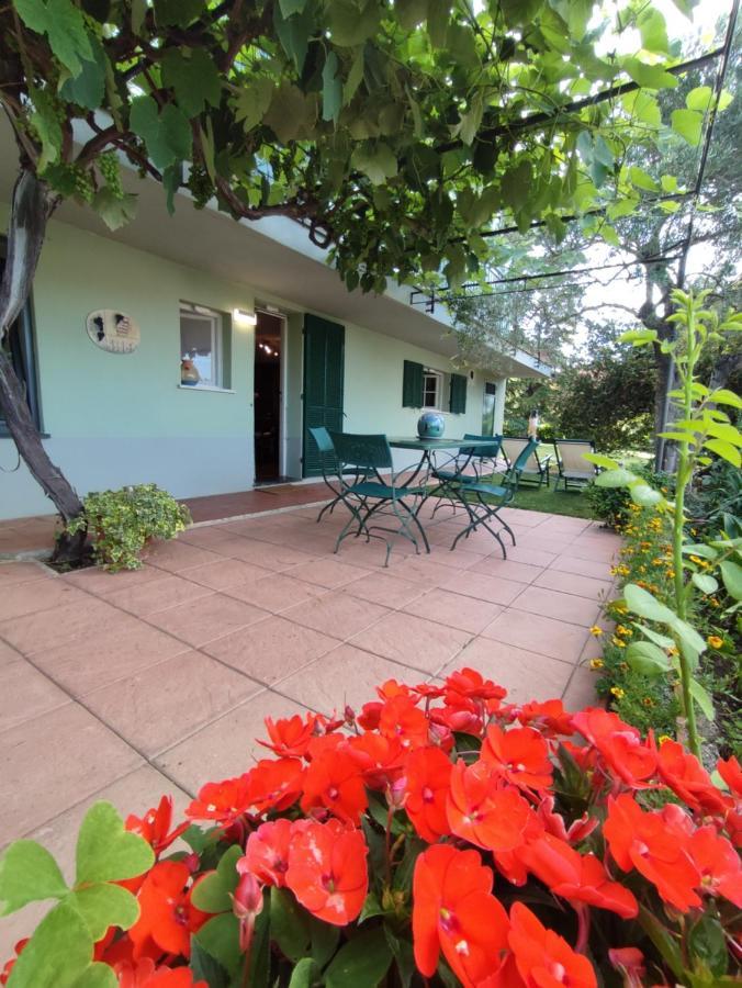 Independent Apartment With A Fabulous Patio - Casa Penny Cisano sul Neva Ngoại thất bức ảnh